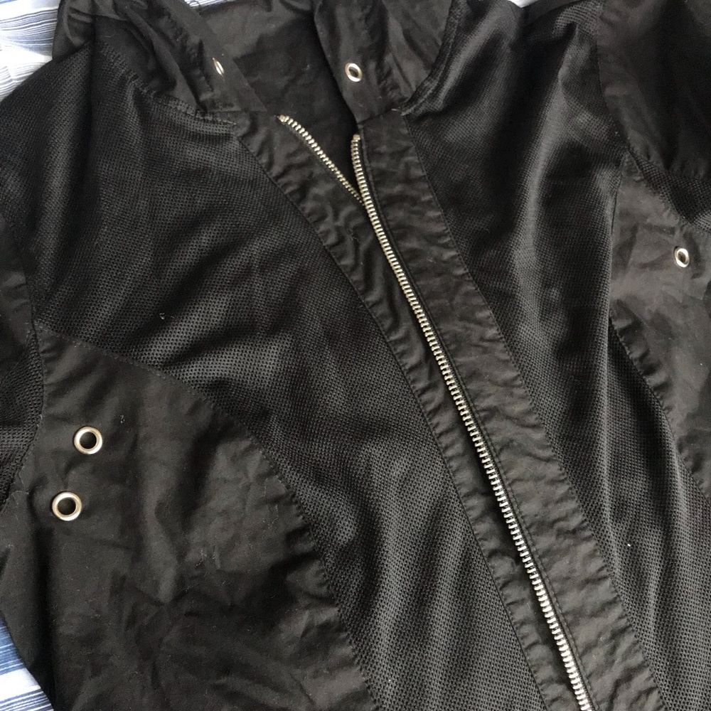 Mesh Detailed Jacket - Picture 4 of 5